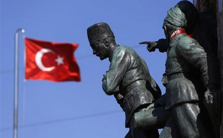 13 injured in a suicide bomb attack in Turkey