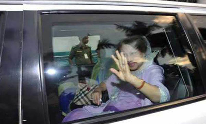 Khaleda Zia on the way of court