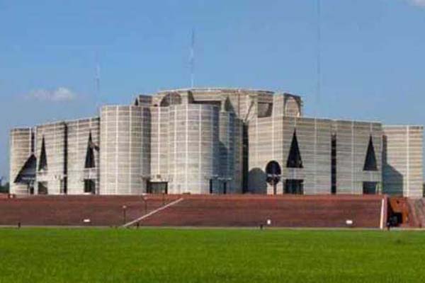 The speaker praised the Sri Lankan government of Bangladesh