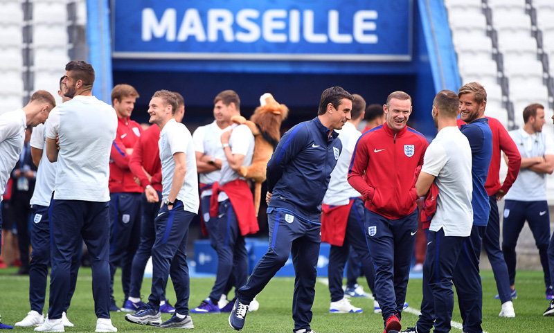 Russia face England in Euro