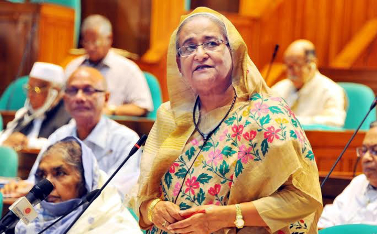 Praised the country's anti-insurgency role:PM