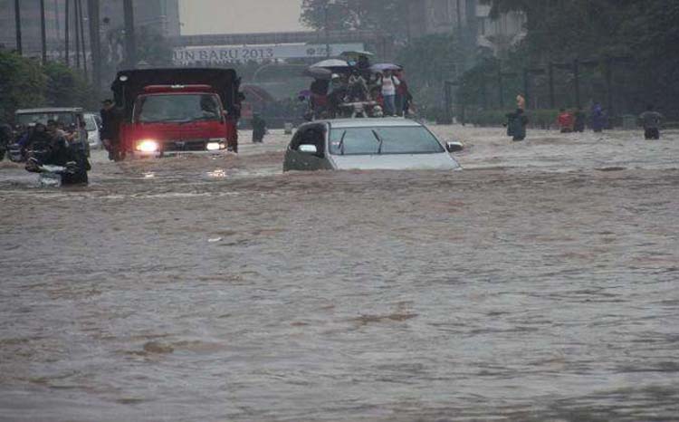 Indonesia floods and landslides 24 dead, 26 missing