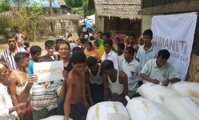 Myanmar refugees received food assistance from the OIC