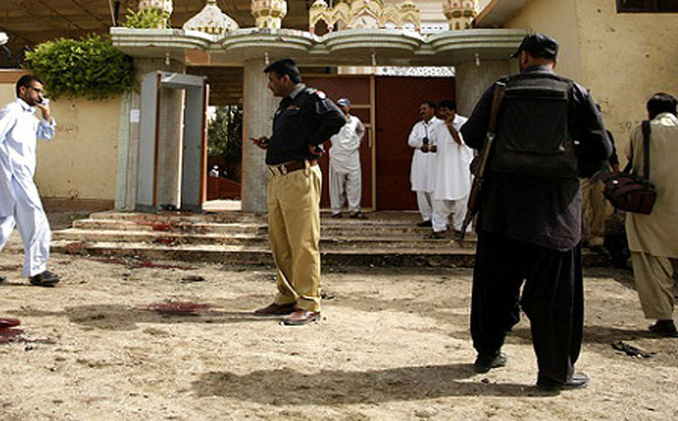 Gunmen kill 4 policemen in Pakistan