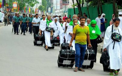 Pilgrims receive free bus service