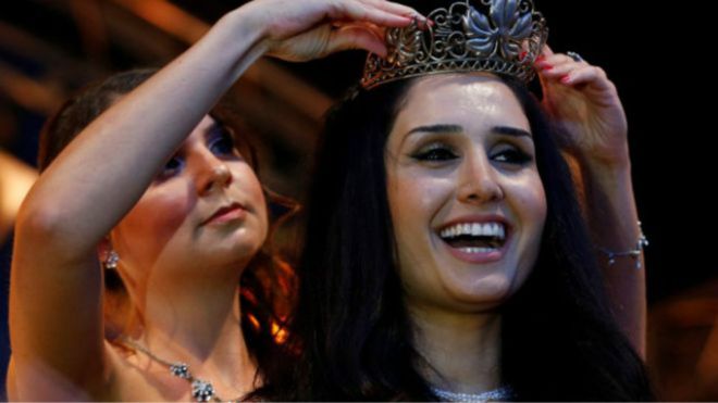 Syrian refugee women in the 'Empress of Vinum'