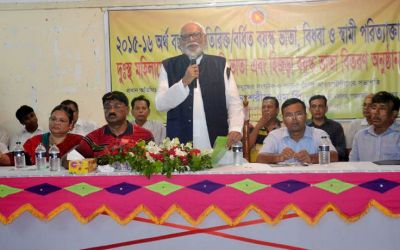 Government's aim is to ensure the basic rights:Land Minister