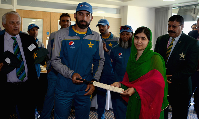 Pakistan cricket team met with Malala