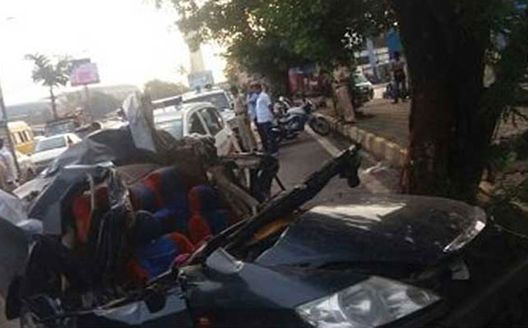 Car crash kills 5 in Mumbai