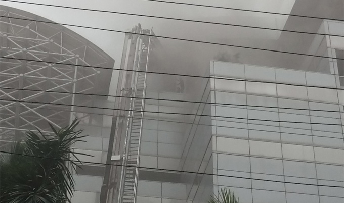 Bashundhara shopping mall fire under control, inquiry committee build