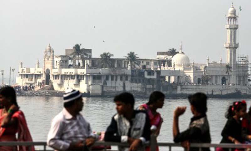 Ban women from entering the shrine is cancel in Mumbai