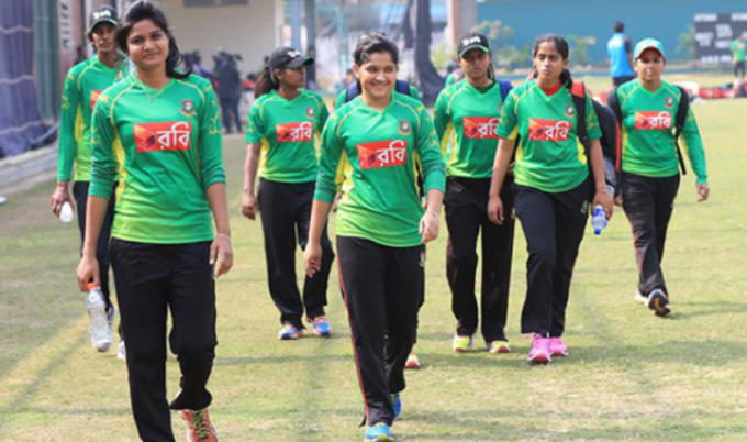 Women's final squad for Ireland tour
