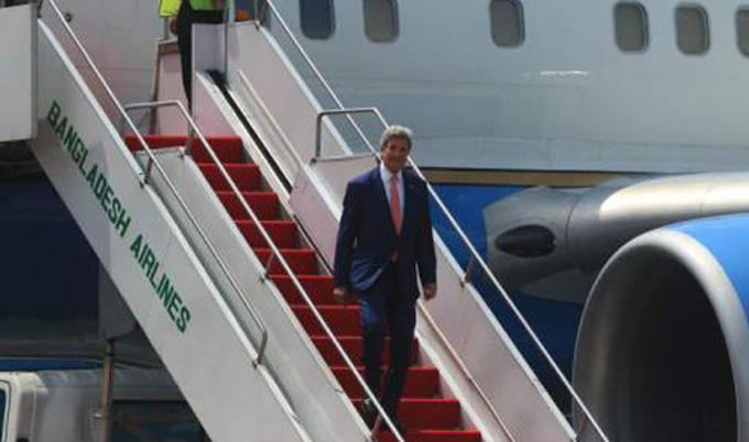 John Kerry in Dhaka