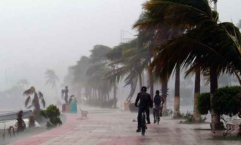 2 killed by the hurricane in Mexico