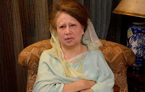 Khaleda returns home in the afternoon after performing Hajj