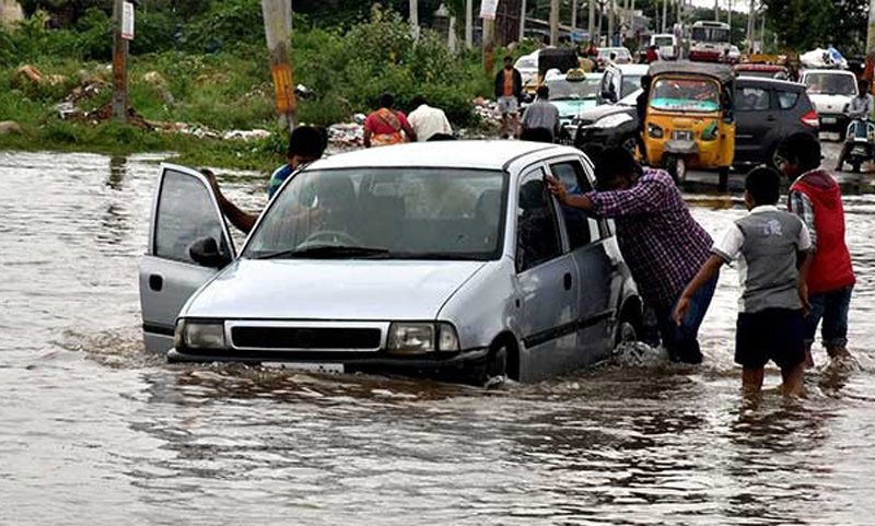 13 dead in Telangana and Andhra Pradesh, India
