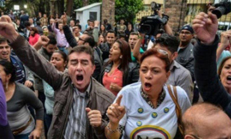 Colombia people rejected the FARC peace treaty