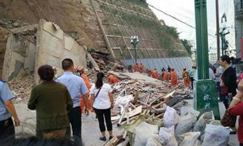 5 injured in a landslide in northwest China