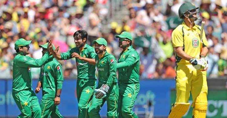 Australia set Pakistan a target of 354 runs