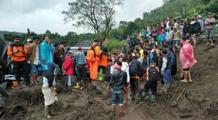 12 dead in Indonesia landslide