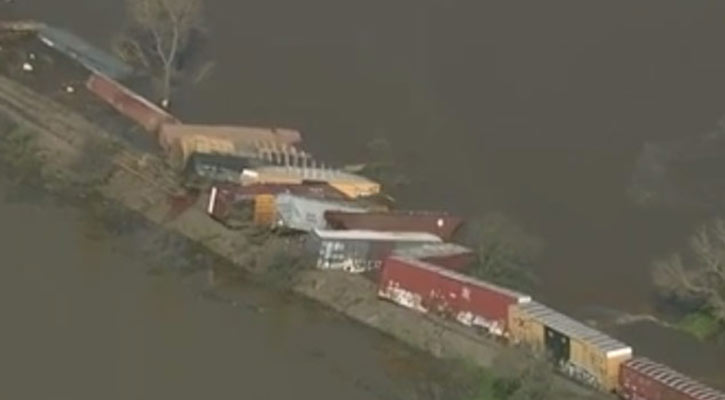 California into 22 compartments derailed