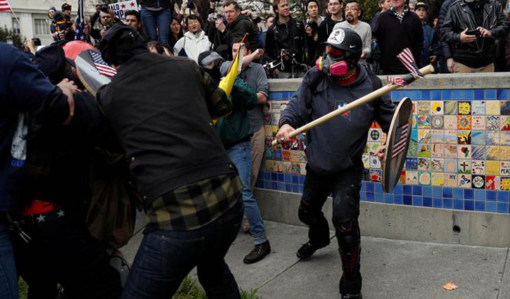 Clashes between supporters and protesters of Trump