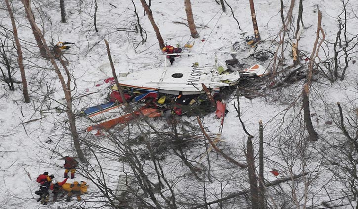 9 people carrying helicopter crash in Japan