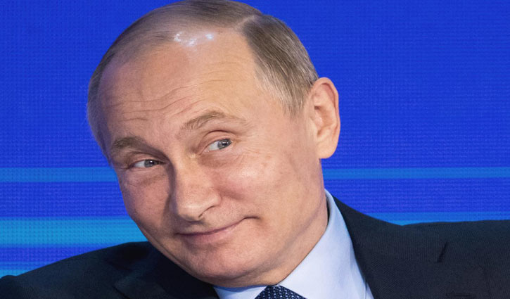 Putin praises Russian women's beauty