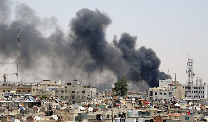 25 killed in suicide attack on a court building in Damascus