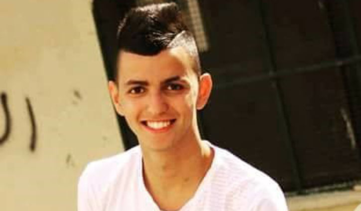 Israeli soldiers shot dead a Palestinian teenager
