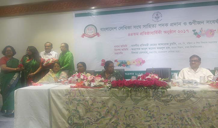 Medal and reception at the establishment anniversary of the writer association