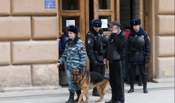 Bomber search in Russia raid