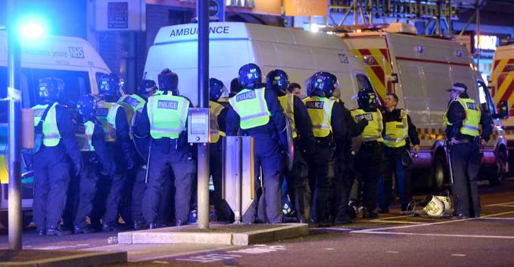 6 killed in separate terrorist attacks in London