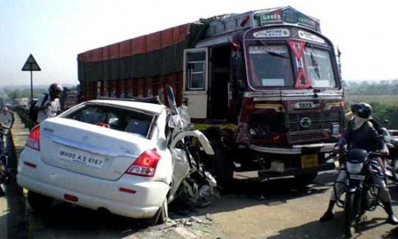 5 people killed in road accidents in India