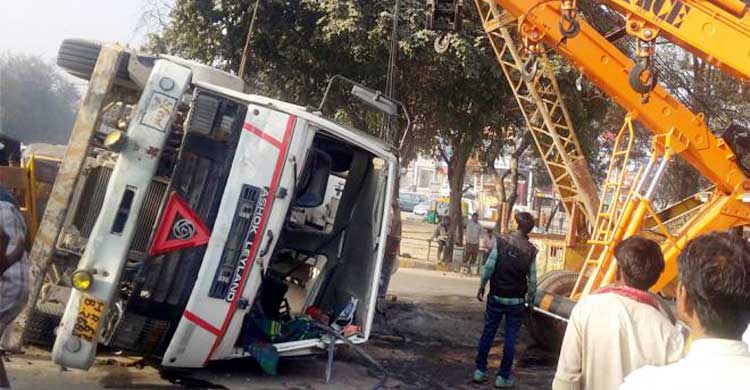 43 killed in bus accident in Zimbabwe