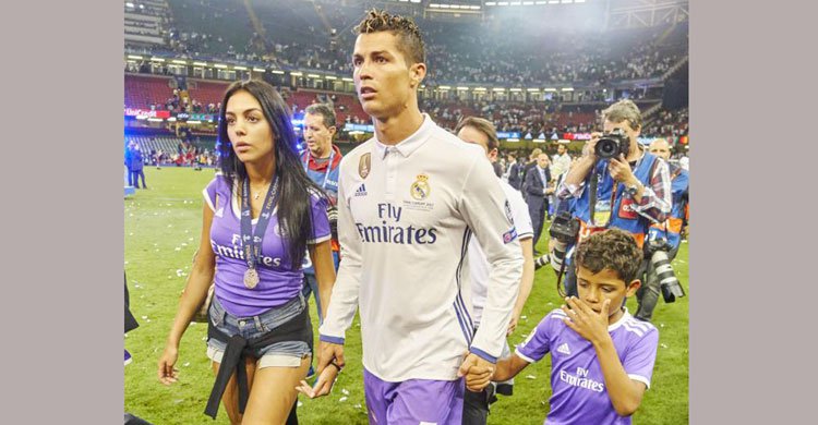 Ronaldo is became the father of twin child