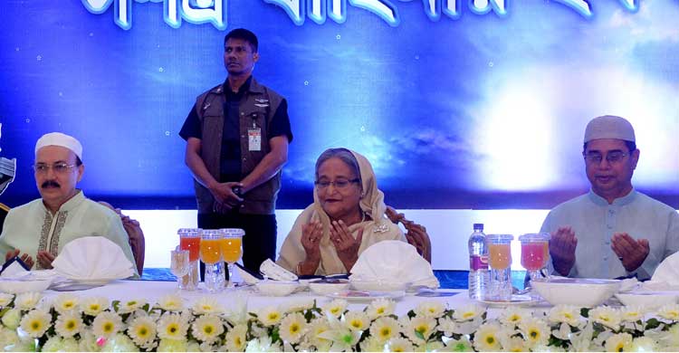 Prime Minister made an iftar with the Armed Forces