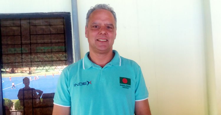 Hockey coach Oliver Cartz sacked