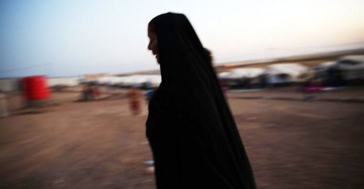 Hundreds of people are sick of food poisoning in the Iraqi camp
