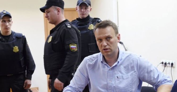 Opposition leader in Russia is under house arrest