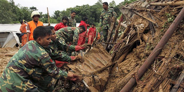 Position in protest of the failure of the people to rescue landslide