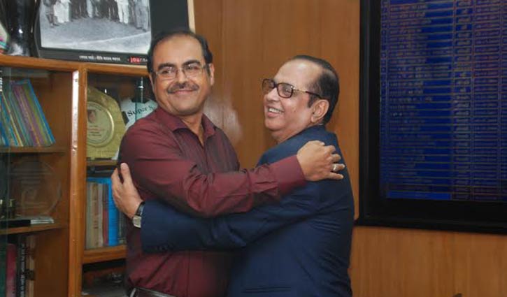 Youth and sports minister greetings exchange