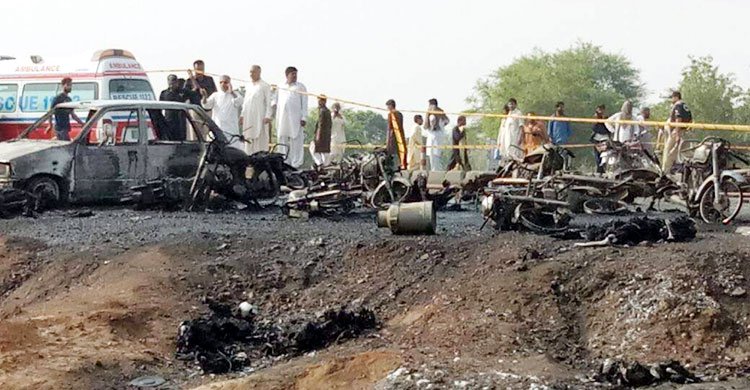 The number of deaths in tanker blast in Pakistan has risen to 162