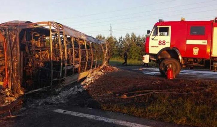 13 killed in bus-truck collision in Russia
