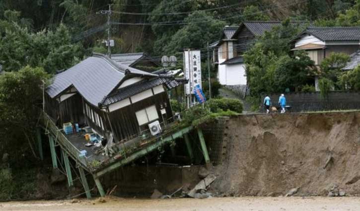 Japan floods killed 15 people