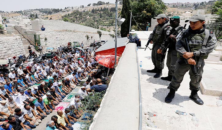 Al-Aqsa is not allowed to enter under 50 years