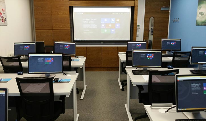 Announcement of scholarship for ICT training