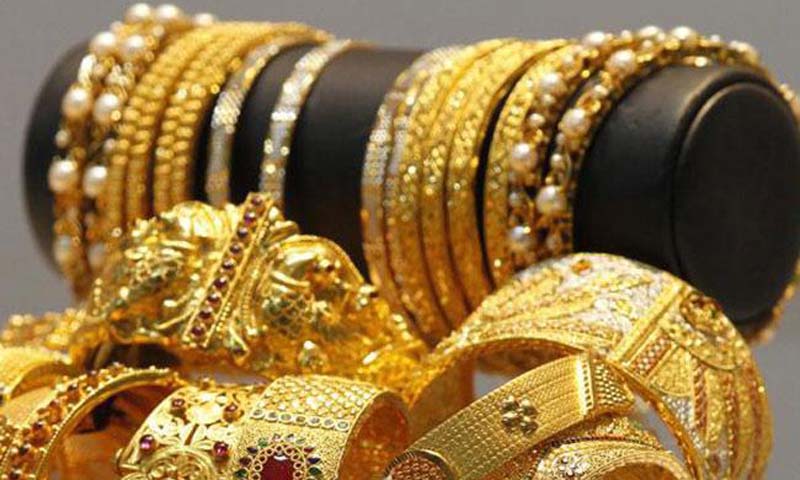 Gold prices fall