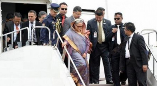 প্রধানমন্ত্রীকে চরম অবহেলা করে পলিথিনে ভরে 'দুই ফ্ল্যাক্স স্যুপ' দিয়েছে বাংলাদেশ বিমান