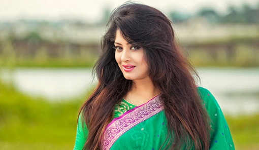 যার কারণে নায়িকা হলেন মৌসুমী! জানেন কে তিনি?